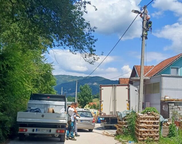 Dinamično u Velikoj Župi: ULIČNA RASVETA DUŽ NASELJA VINICKA