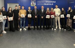 DODELA NAGRADA ZA NAJBOLJE UČENIKE I STUDENTE U PRIJEPOLJU: IZDVOJENO OSAM MILIONA DINARA
