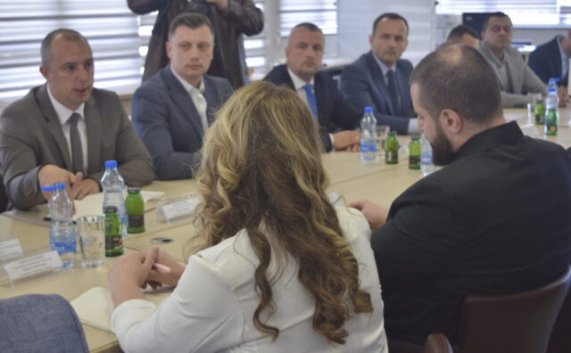 Ministar Zukorlić razgovarao sa lokalnim vlastima o verskim pravima i infrastrukturi