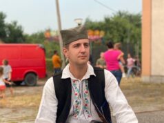 Лука Видаковић чува благо народне ношње и звуке заборављених инструмената