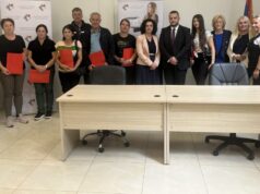 Нови почетак за 19 предузетника – свечано уручени уговори за самозапошљавање