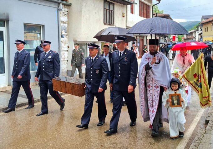 Литија у славу Светог Василија Острошког