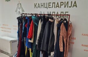 Хуманост која враћа осмех матурантима